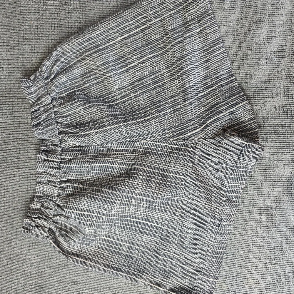 Doe &‎ Rae NWT Multicolored Striped Pockets Paper Bag Shorts Small.B79